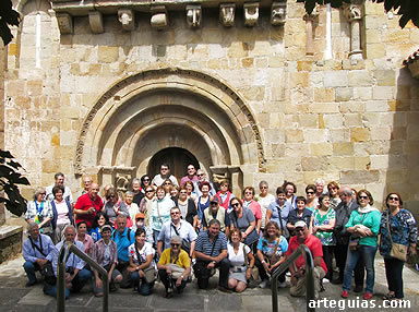 Foto del grupo en la iglesia de Bolmir