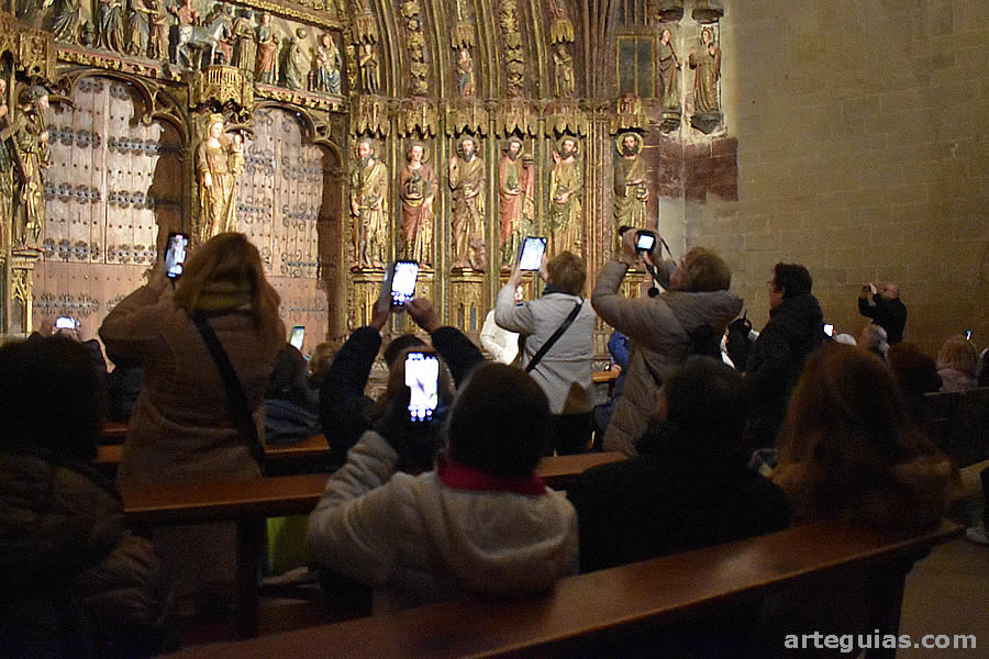 Uno de los momentos más esperados del viaje fue la contemplación de la espectacular portada gótica de Santa María de los Reyes de Laguardia