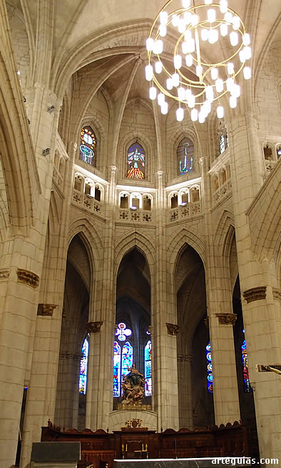 Espectacular cabecera g&oacute;tica de Santa Mar&iacute;a de Vitoria