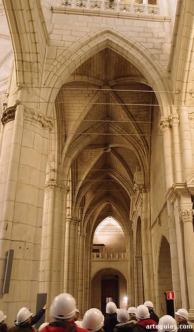 Uno de los momentos &aacute;lgidos de este viaje fue la visita a la soberbia catedral de Vitoria