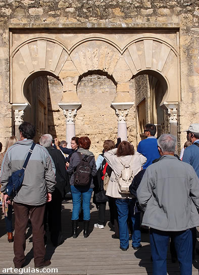 La mañana se hizo soleada al llegar a Medina Azahara