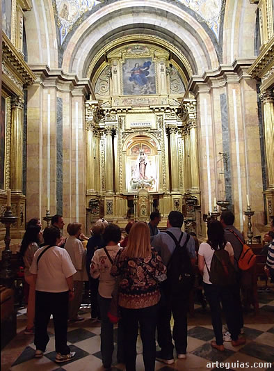 Realizamos un completo recorrido por las capillas y estancias de la catedral conquense