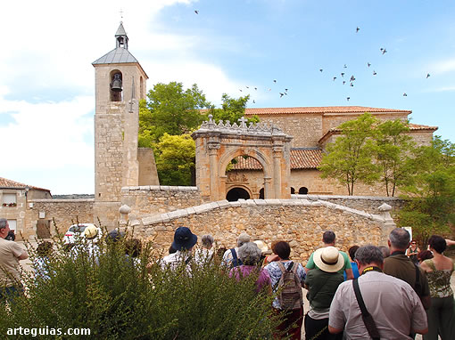 Llegada a la iglesia de Villasayas