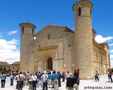 La visita a la iglesia de San Martín de Frómista fue uno de los momentos más emotivos de este viaje