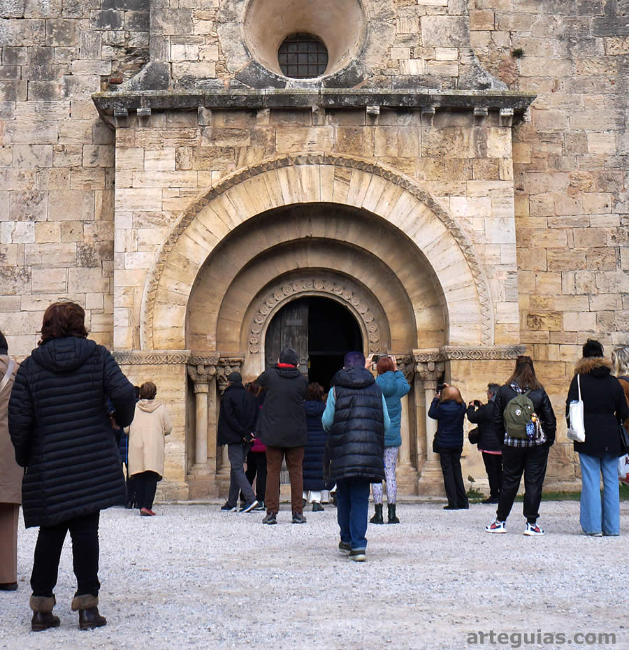 Llegada del grupo a Santa María de Porqueres