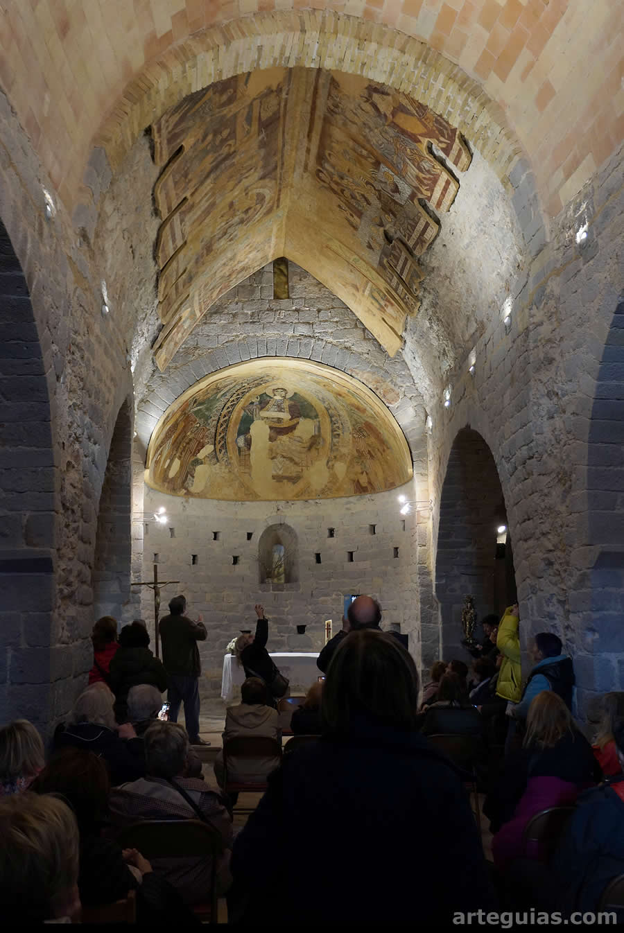 Explicaciones sobre las pinturas de Sant Tomás de Fluvià