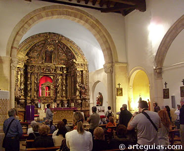 En el interior de la iglesia de Cerezo de Arriba intentamos interpretar la iconografía de los capiteles, relacionados con Daniel en el foso de los leones