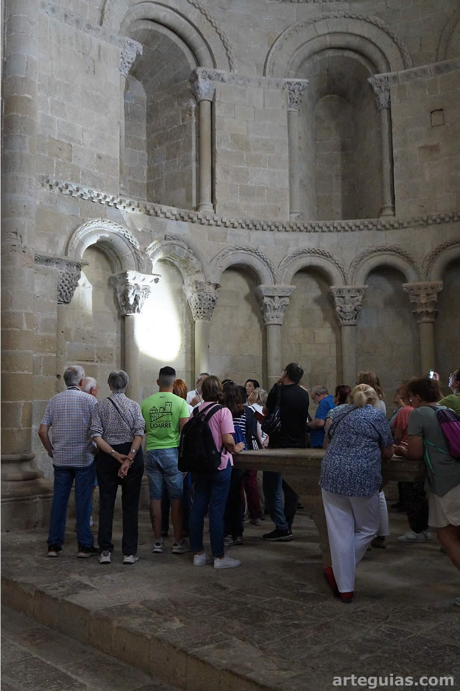 Uno de los momentos espectaculares: interior de San Pedro del castillo de Loarre