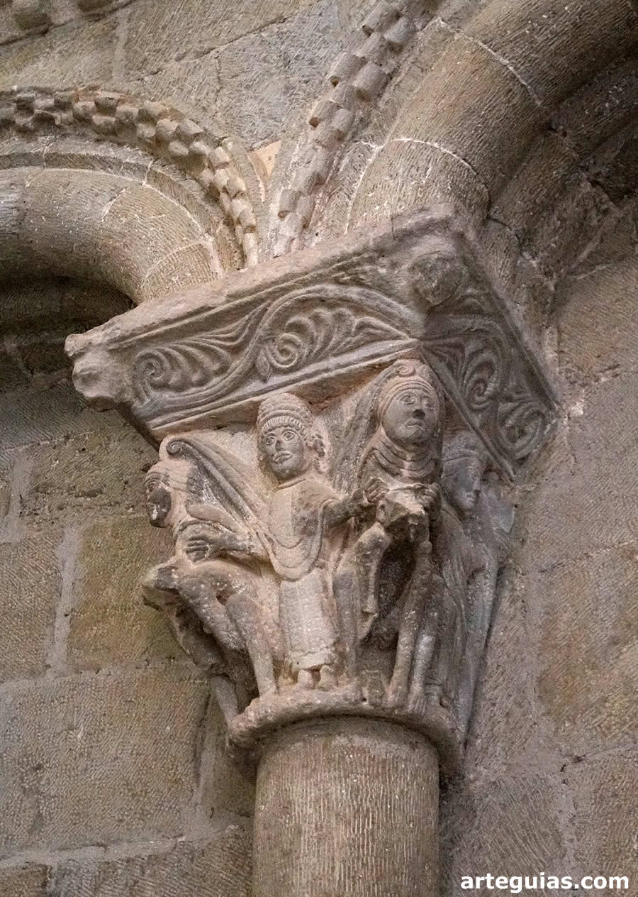 Capitel de la arquería del ábside de San Pedro