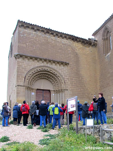 EL domingo por la mañana nos acercamos a la isorprendente iglesia de San Miguel de Foces