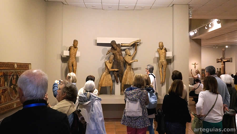 Entrando en el Museo de Arte Medieval de Vic