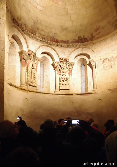 EN el interior del ábside de Santiago de Turégano
