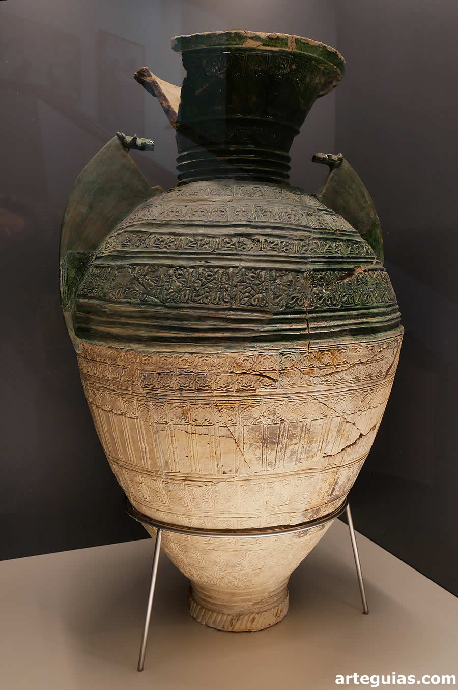 Tinaja almohade en el Museo de Ciudad Real