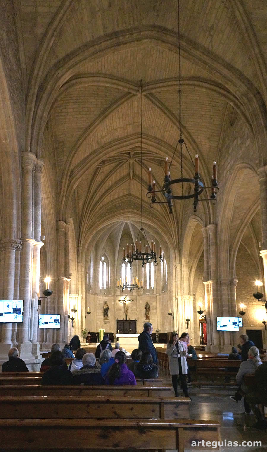 S&aacute;bado por la ma&ntilde;ana: interior de San Pedro de Ciudad Real