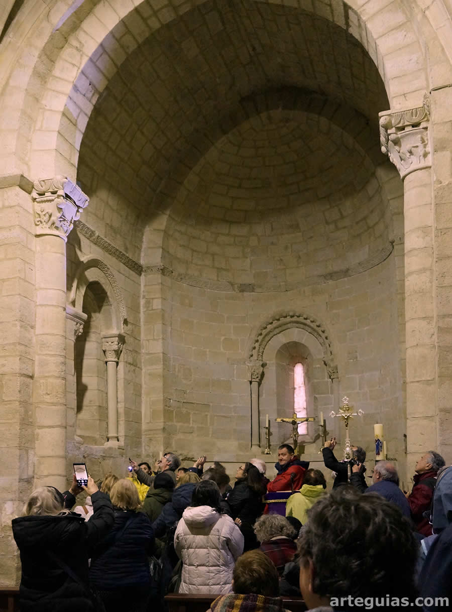 En el interior de la iglesia de Ochánduri, La Rioja