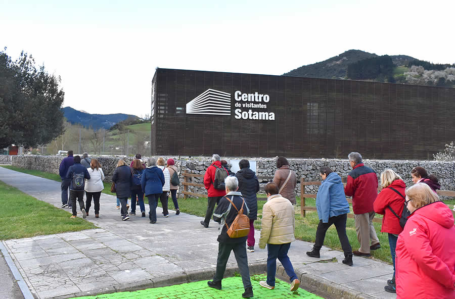 Domingo por la mañana: Centro de Visitantes de Sotama