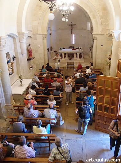 Explicaciones en el interior de esta iglesia