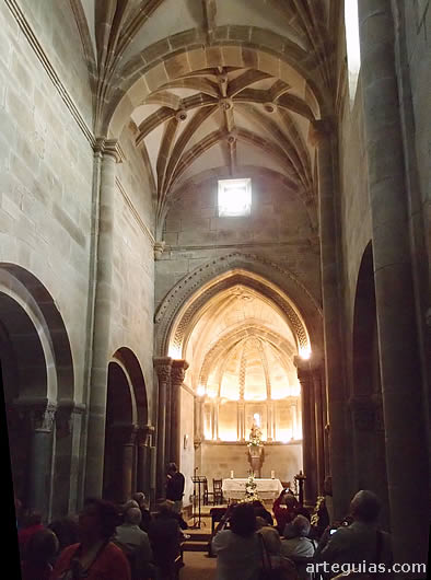 Interior de la Colegiata de Arbás