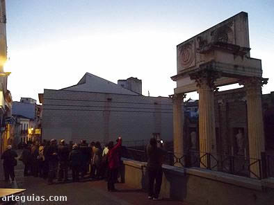 Atardecer en Mérida: ante los restos del foro municipal