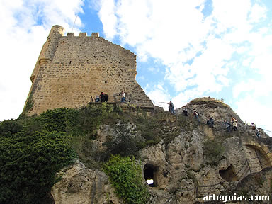 Algunos de los más intrépidos viajeros subieron a la torre del homenaje del castillo de Frías
