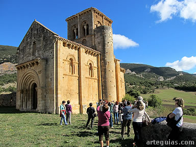 La iglesia de San Pedro de Tejada es una maravilla desde cualquier ángulo