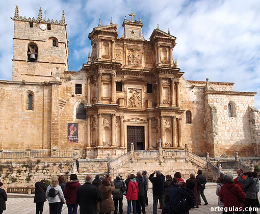 La monumental iglesia de Gumiel de Izán
