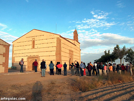 Atardecer e la Ermita del Santo Cristo de la Moralejilla de Rapariegos
