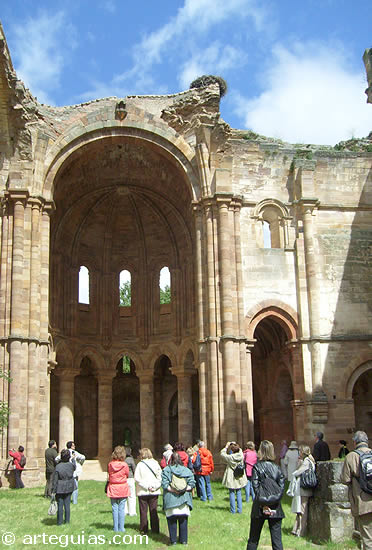 Tarde soleada en el Monasterio de Moreruela