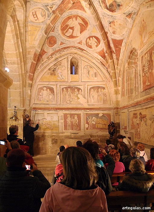 Explicaciones sobre las pinturas góticas de la iglesia de Matamorisca