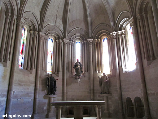 Interior del ábside principal de San Andrés de Arroyo