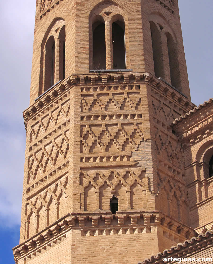 Campanario de la iglesia de Alagón