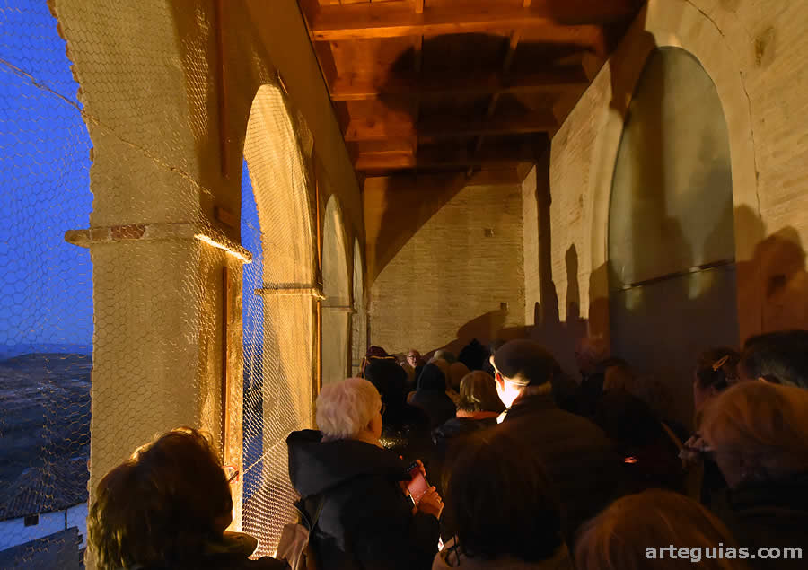 Recorrido por el paso de ronda de esta iglesia fortaleza