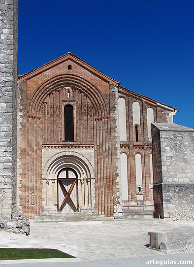 La primer iglesia mudéjar de Cuéllar que visitamos fue la de San Andrés, primera sede de las Edades del Hombre