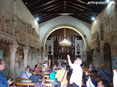 El interior de la iglesia de Ventosa está repleta de esculturas góticas