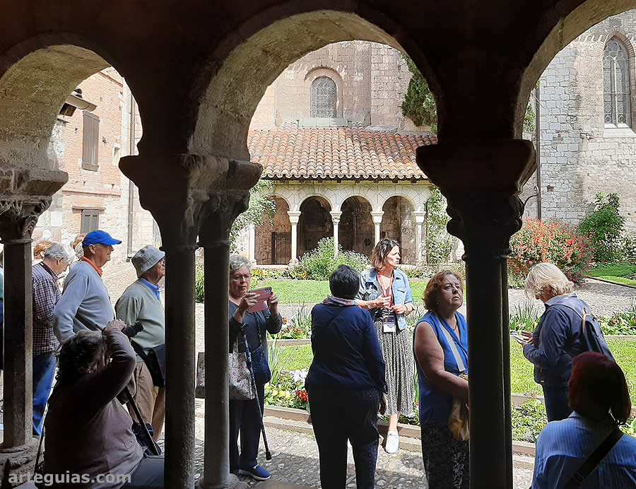 En Saint Salvi de Albi se conservan algunas arquerías del claustro