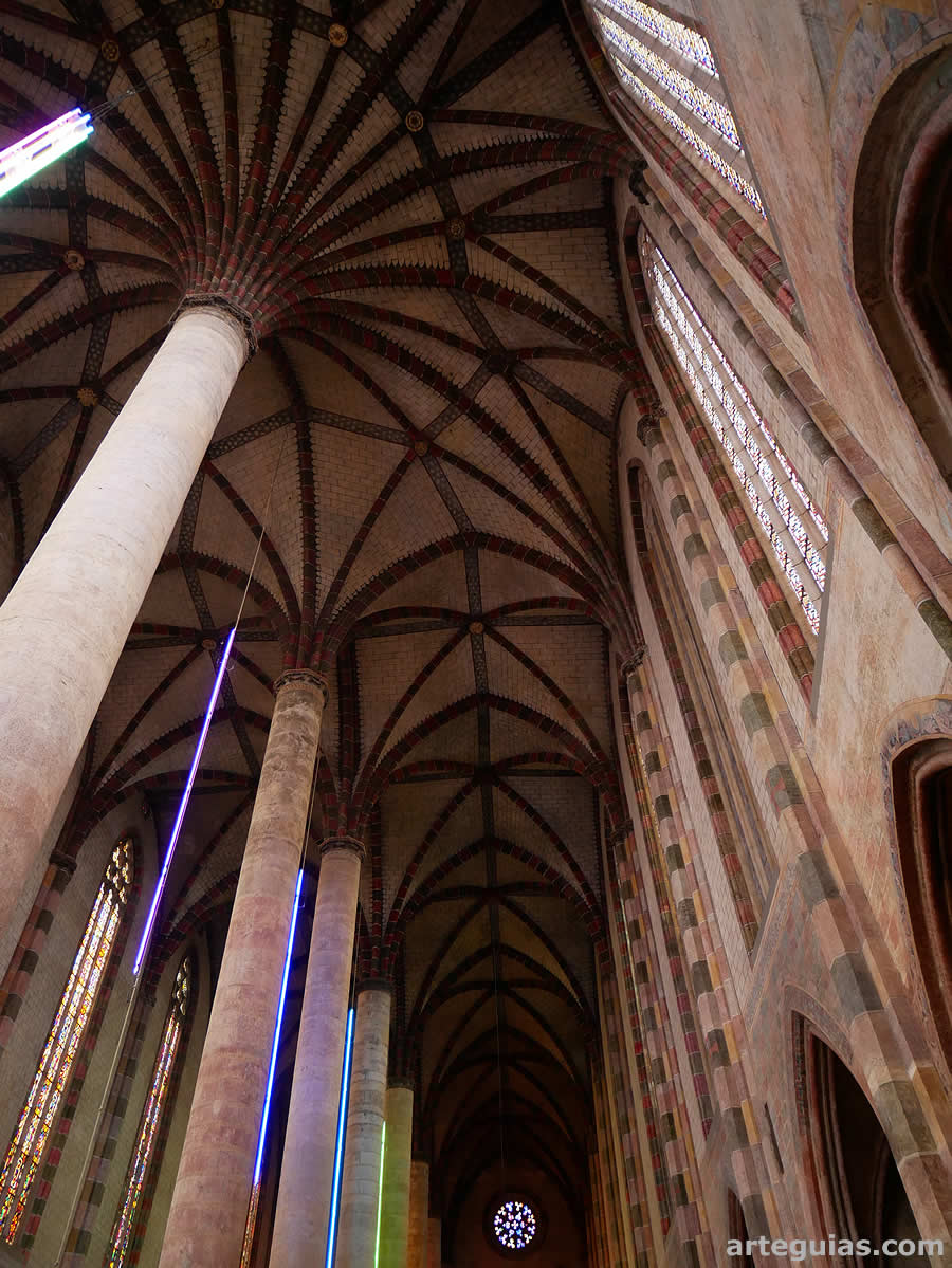 La sorprendente iglesia del Convento de los Jacobinos de Toulouse
