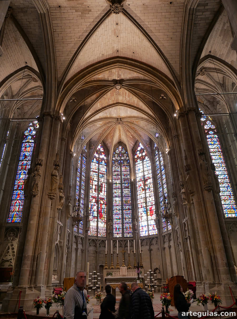 Interior de Saint-Nazaire de Carcassonne