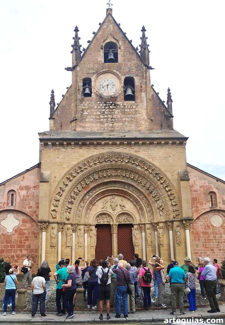 El grupo en la iglesia de Morlaàs