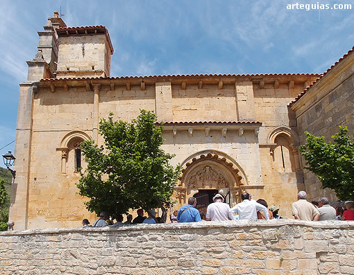 Visitando la preciosa iglesia de Gredilla de Sedano
