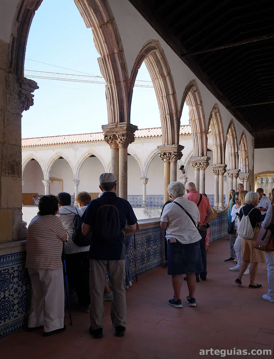 En uno de los claustros del Convento de Tomar