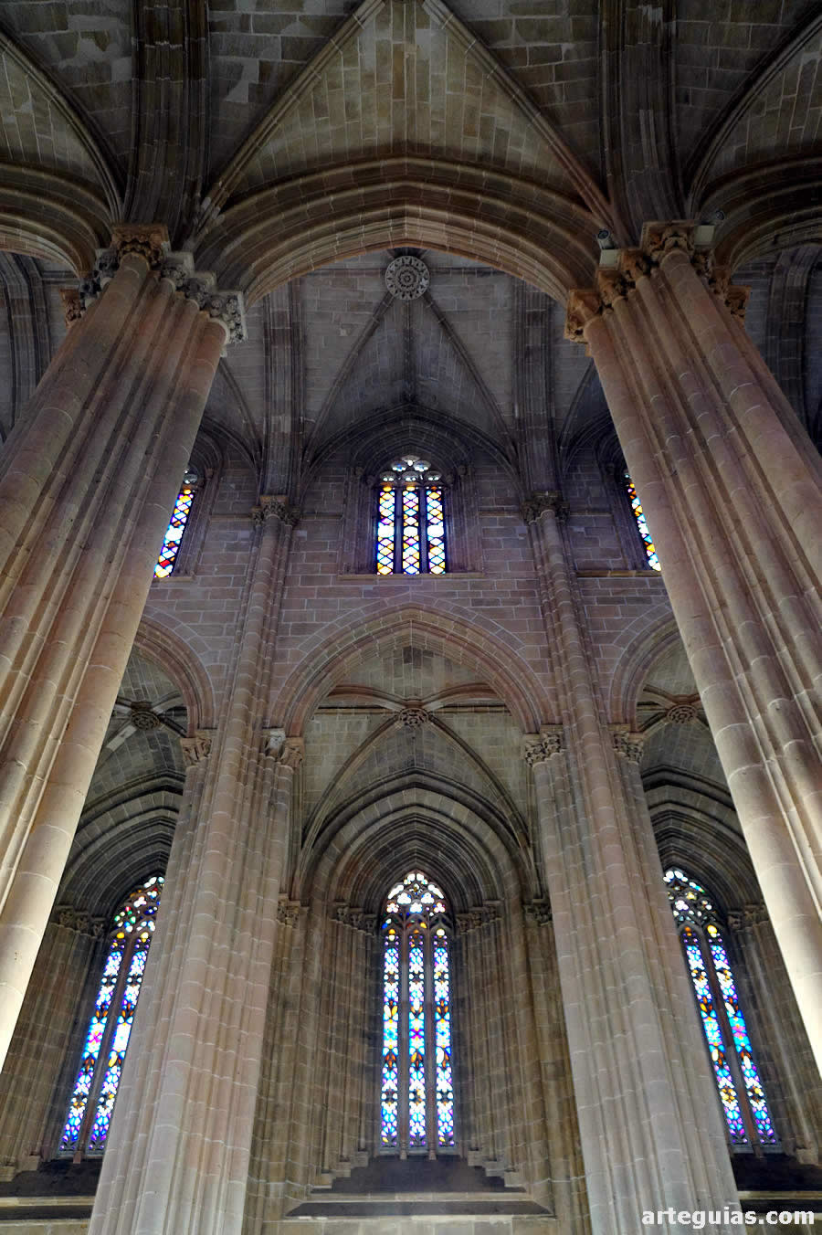 Alzado de la nave central. Iglesia del monasterio de Batalha
