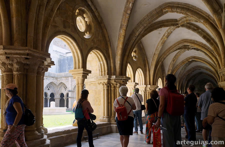 En el claustro de la Catedral Vieja