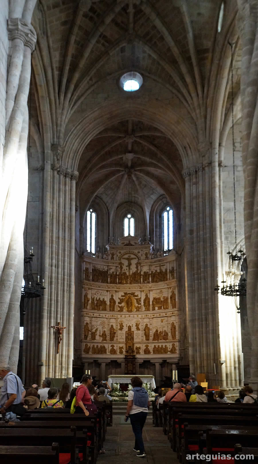 Interior de la catedral de Guarda