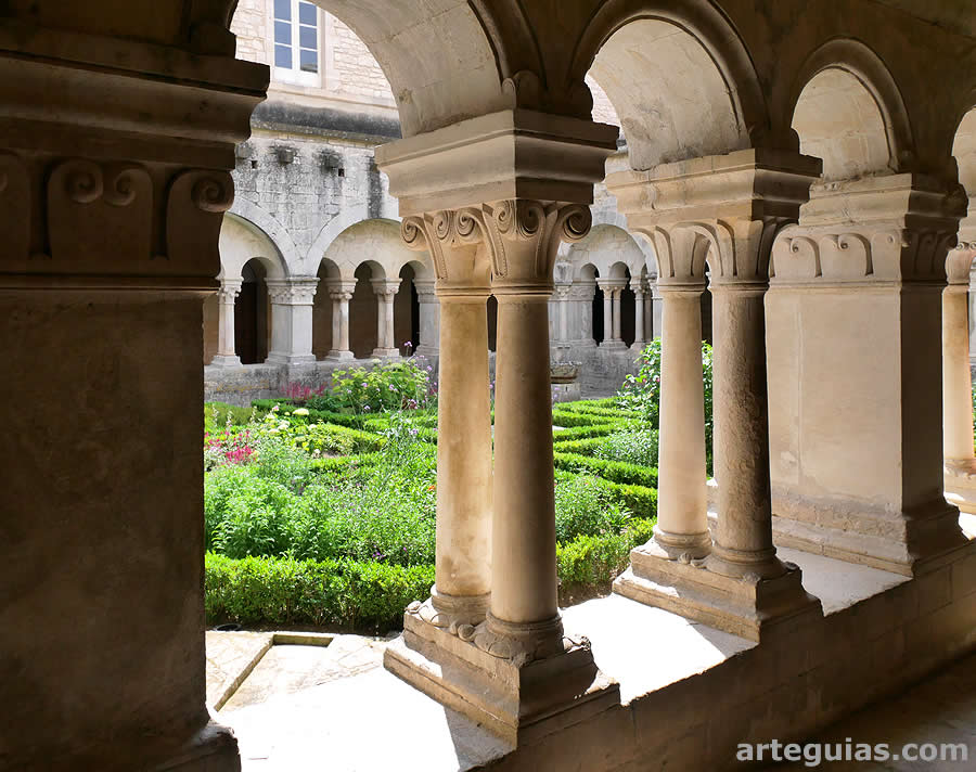 Claustro de Sénanque