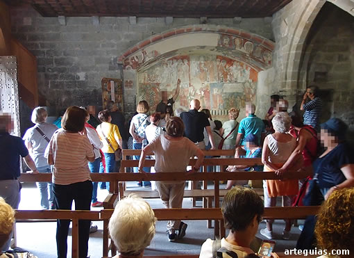 En el interior de Santa María de Baldós de Montañana