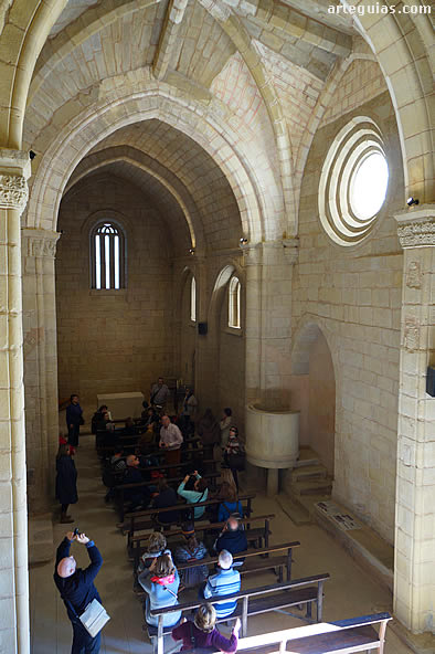 Espectacular interior de la ermita que realmente fue la iglesia parroquial de una localidad desaparecida durante la Edad Media