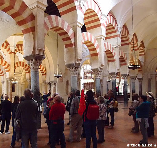 En el interior de la antigua mezquita