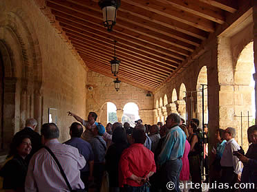 Explicaciones sobre la iconografía de los capiteles en la iglesia de la Virgen del Rivero, en San Esteban de Gormaz