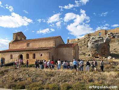 A media tarde, alcanzamos Gormaz para visitar primero la iglesia prerrom&aacute;nica de San Miguel