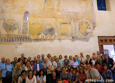 En el interior de la ermita de San Miguel de Gormaz